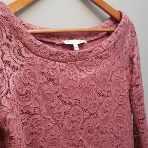Rose + Olive mauve color lace top w/ bell sleeve S